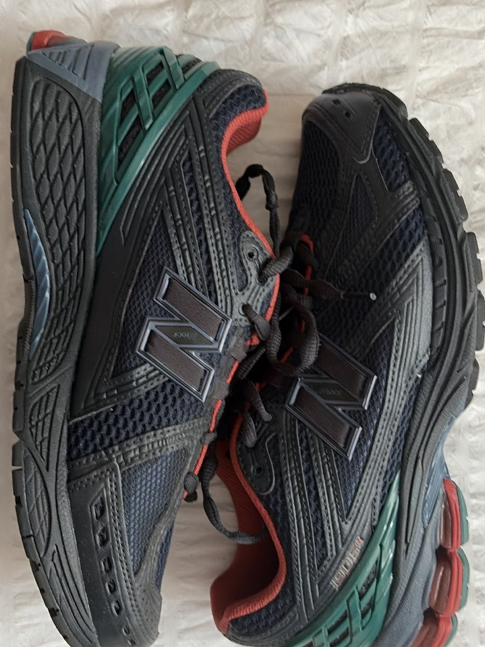 New Balance I906R- Men’s size 10 Black Navy Mesh Running Shoes